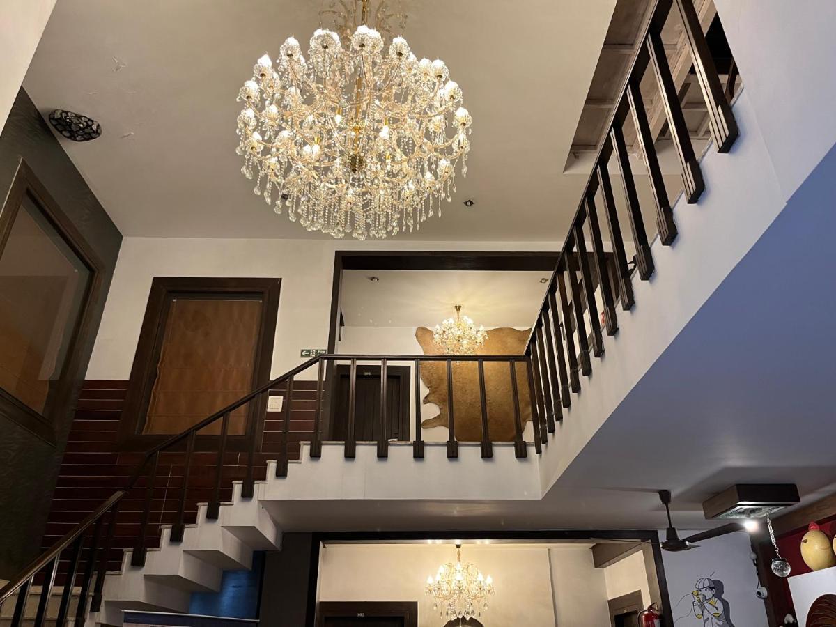 Aakritii Hotels Gurgaon Extérieur photo