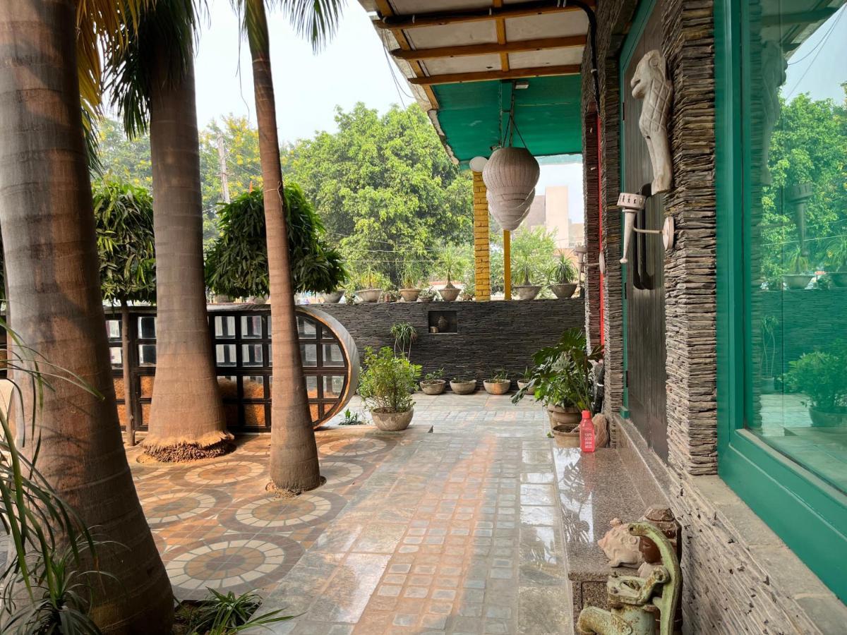 Aakritii Hotels Gurgaon Extérieur photo