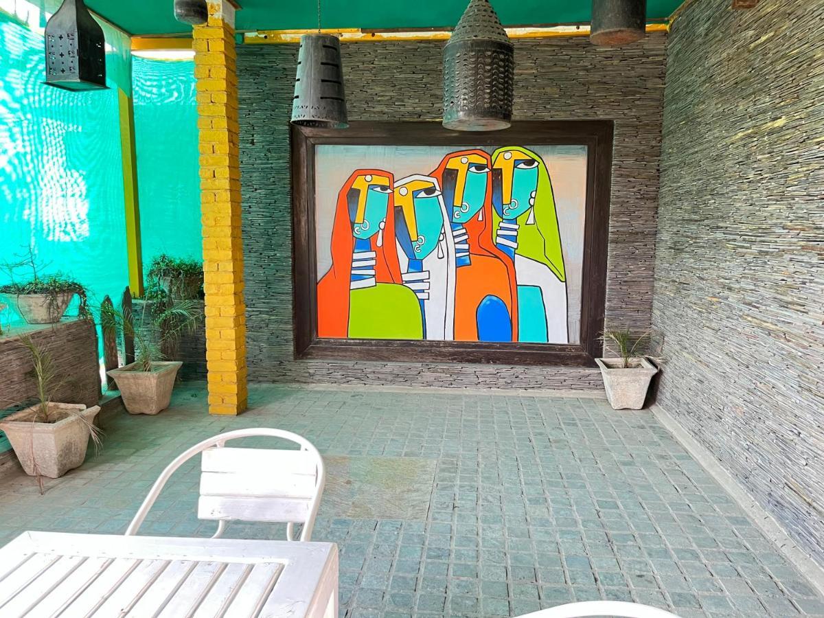 Aakritii Hotels Gurgaon Extérieur photo